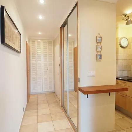 Apartment By The Beach, Elevator